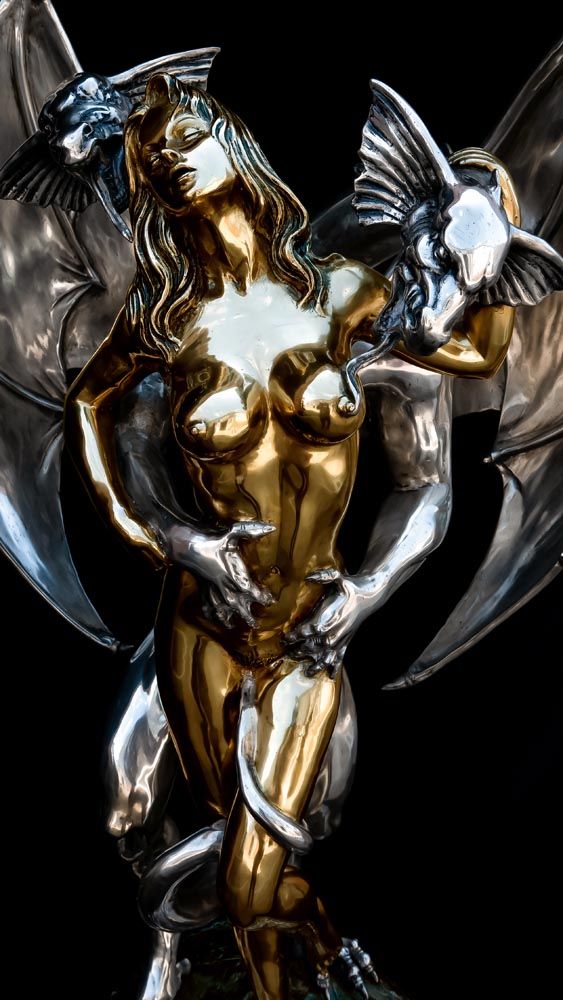 Escultura de bronce