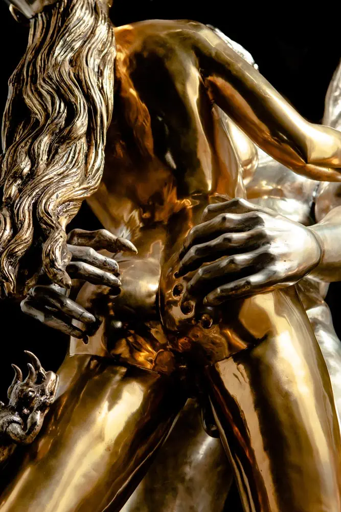 Statua