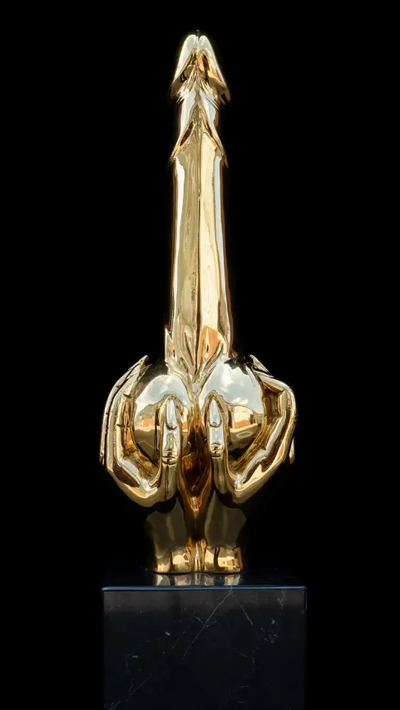 Phallus in Ladies Hand - Gold - Messing