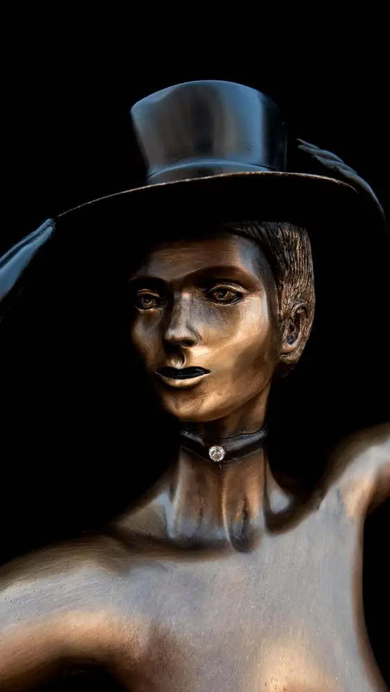 Statue