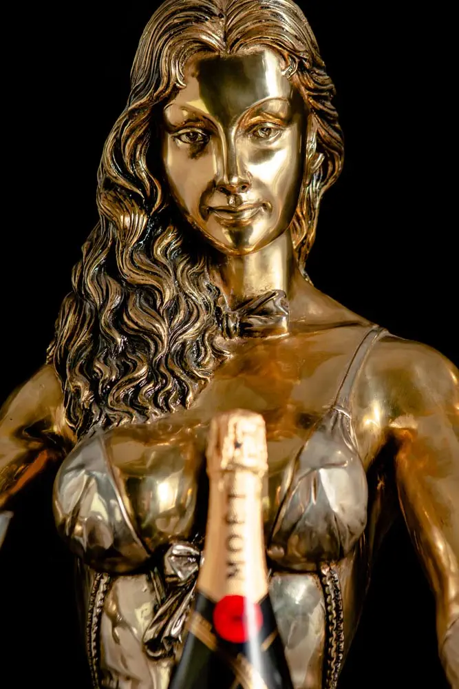 Escultura de bronce