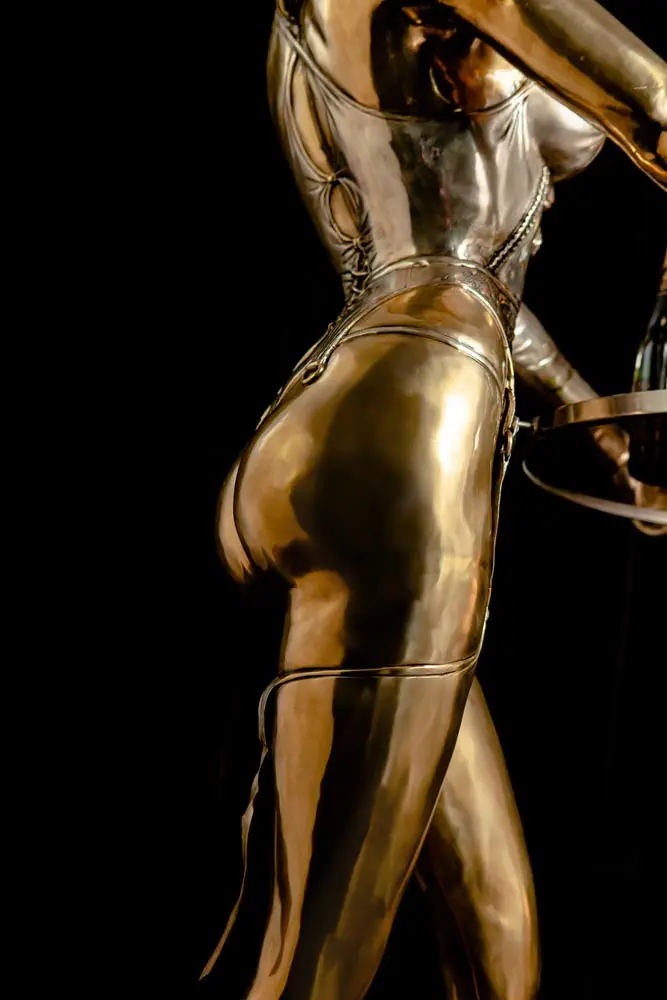 Escultura de bronce