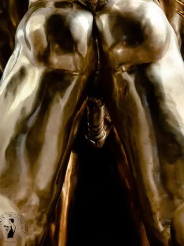  Statua