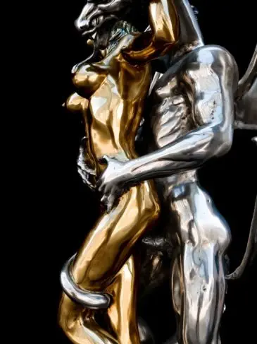  Bronze sculpture