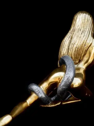  Bronze sculpture